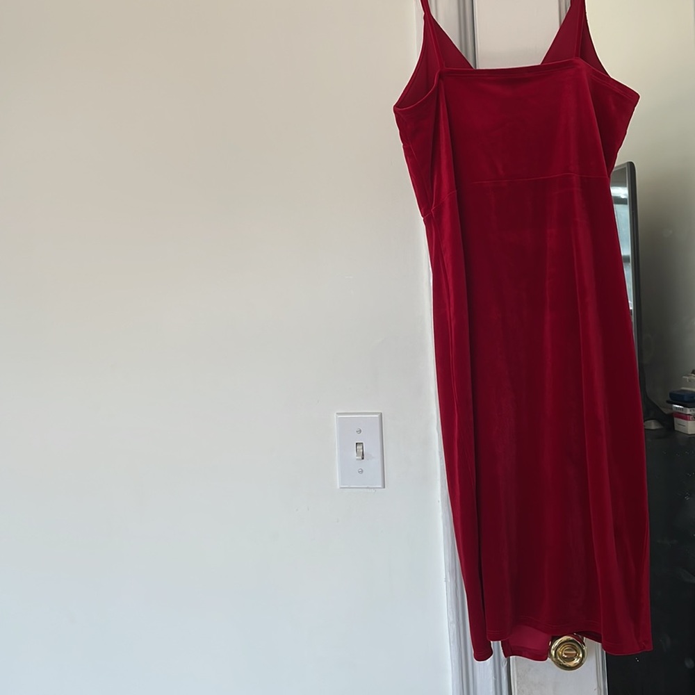 Dress - Picture 2 of 2